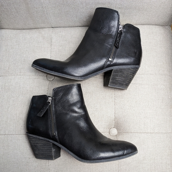 Frye Shoes - FRYE Judith Leather Black Pointed Toe Heeled Boots Ankle Booties Shoes Size 9